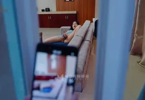 đột nhập nắc em hàng xóm đang thủ dâm